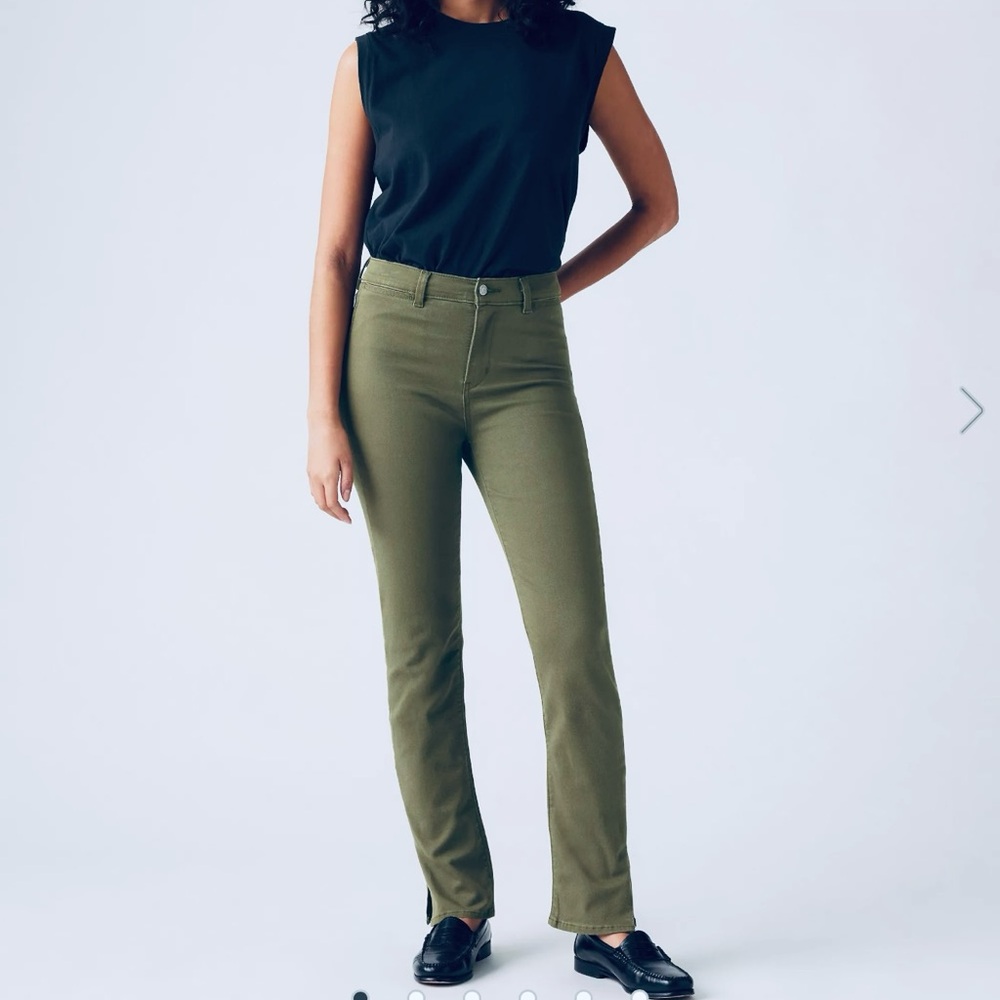 Levi's Women's High Rise Tailored 724 Slim Straight Size 28 NWT